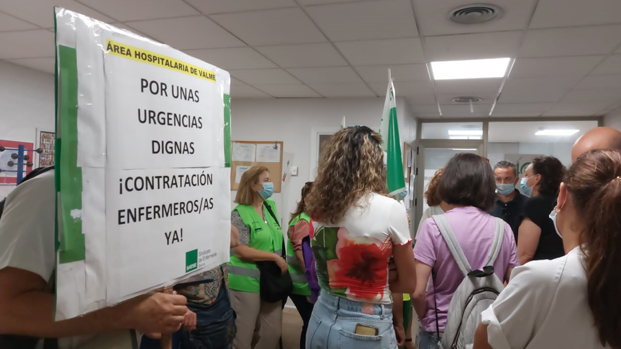 Protesta en Valme por urgencias dignas